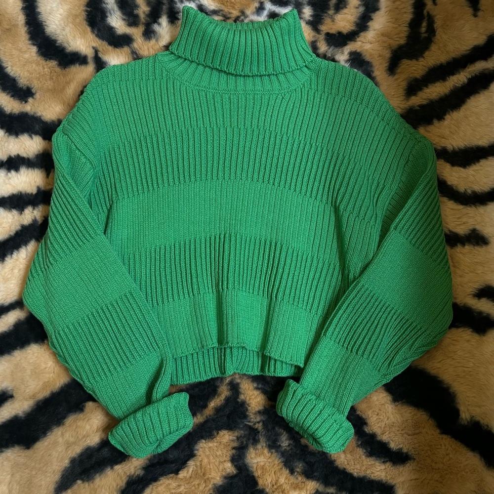 Shamrock green cropped knit turtle neck sweater